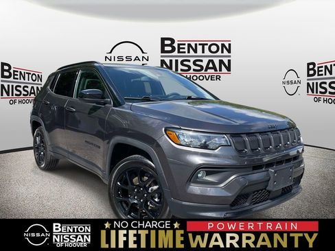 Used 2022 Jeep Compass Latitude AWD/4WD image 1