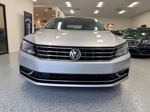 Used 2018 Volkswagen Passat 2.0T SE image 12