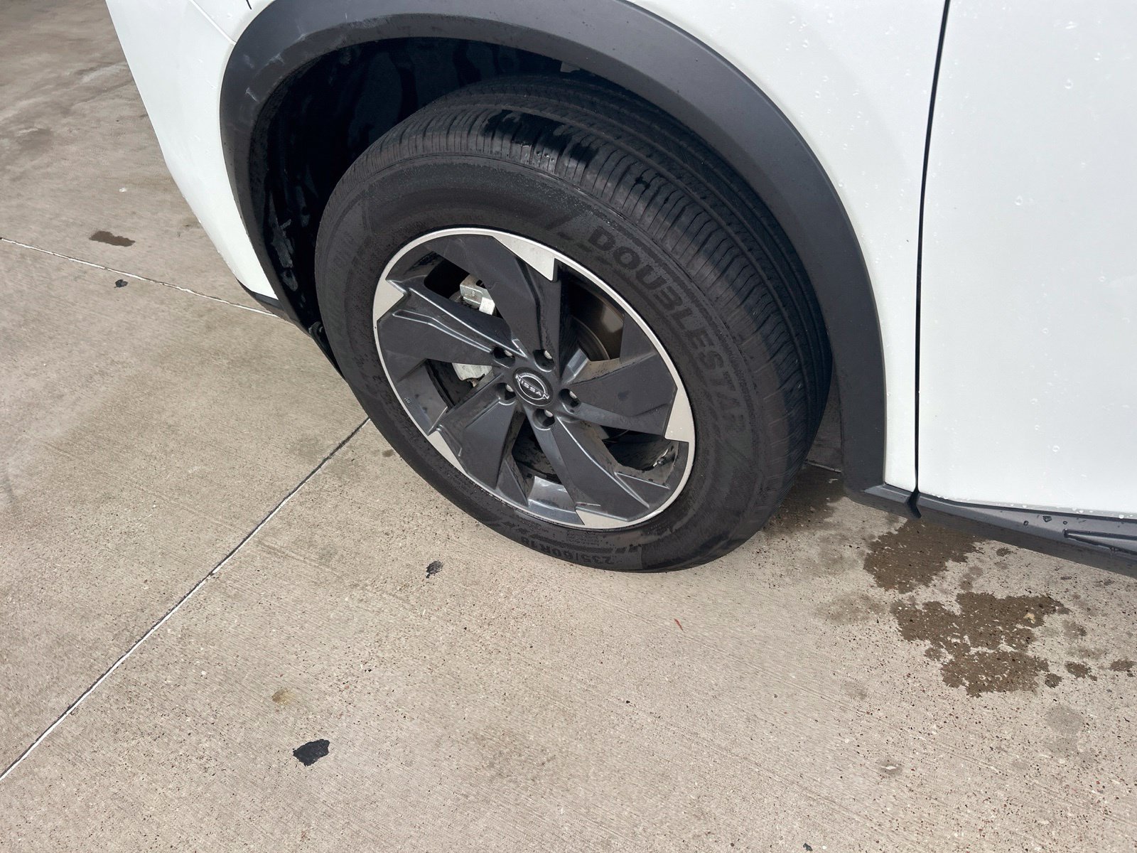 Used 2024 Nissan Rogue SV FWD image 25