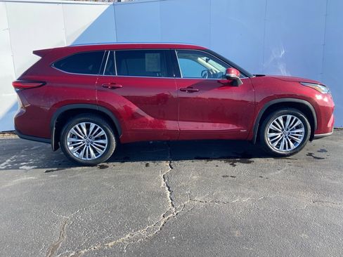 Used 2022 Toyota Highlander Platinum image 4