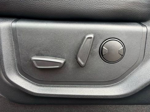 Used 2021 Ford F250 Lariat w/ Lariat Ultimate Package AWD/4WD image 20