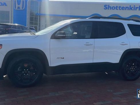 Used 2023 GMC Acadia AT4 w/ Technology Package image 7