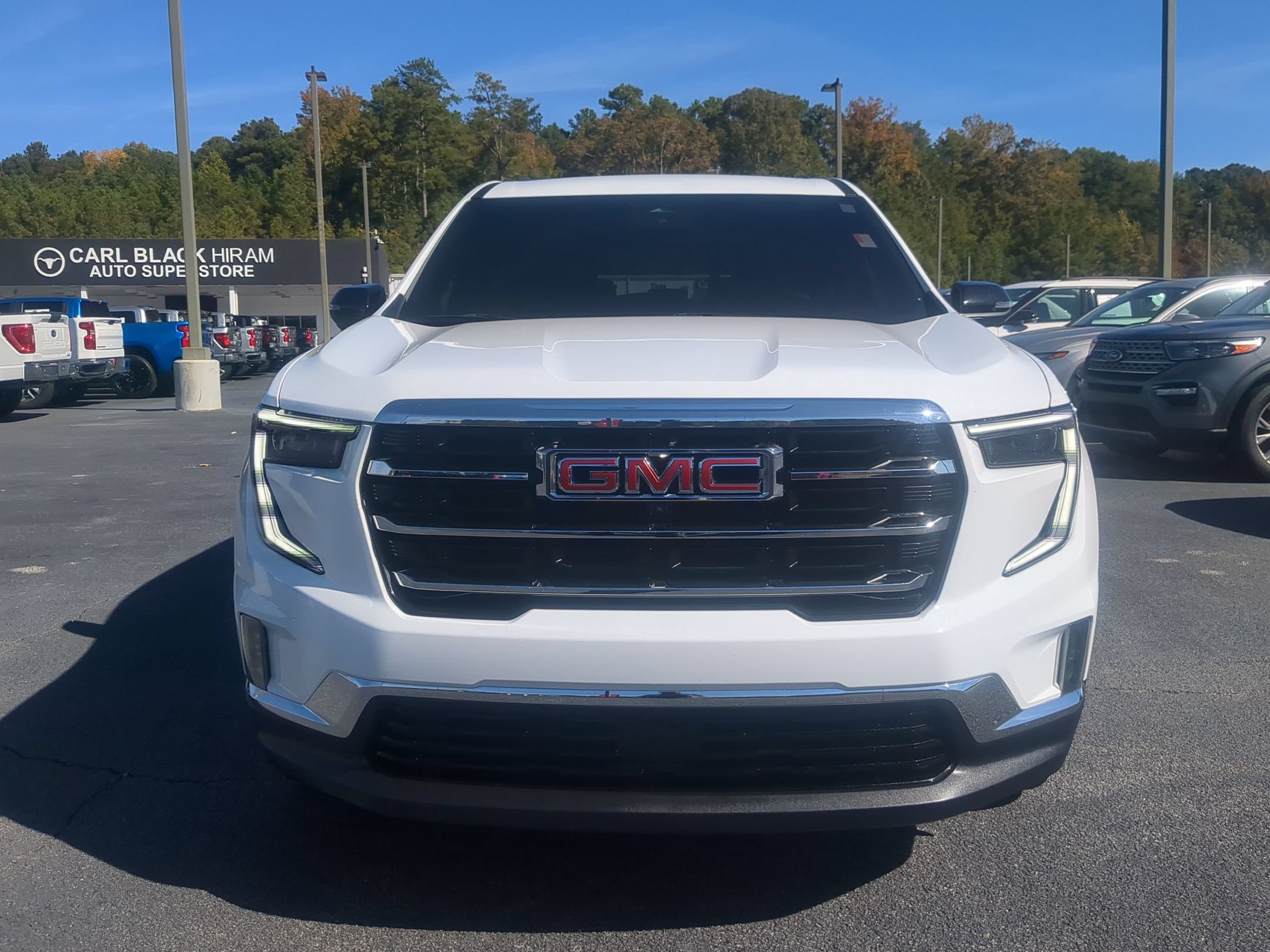 Used 2025 GMC Acadia Elevation w/ Elevation Premium Package FWD image 2