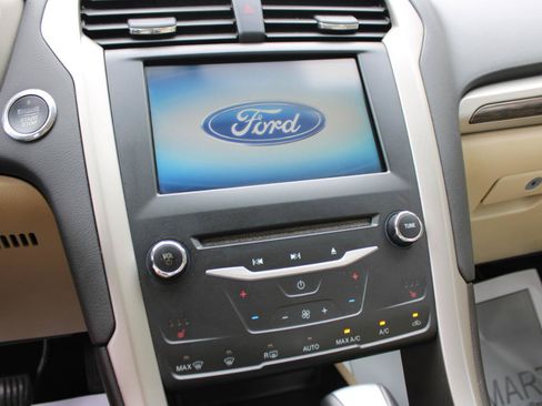 Used 2015 Ford Fusion SE w/ Equipment Group 202A FWD image 31