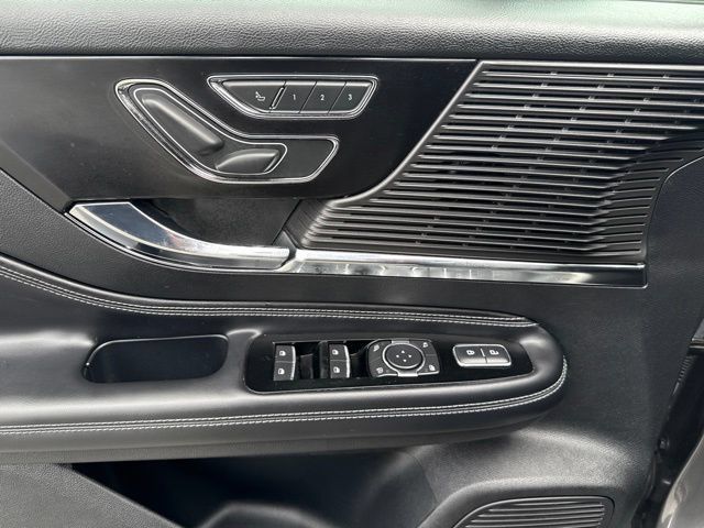Used 2021 Lincoln Corsair AWD w/ Equipment Group 101A image 16