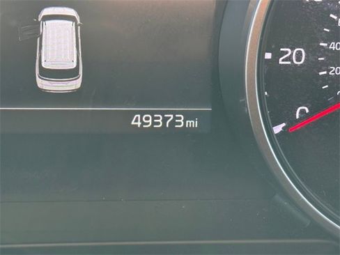 Used 2024 Kia Carnival LX image 19