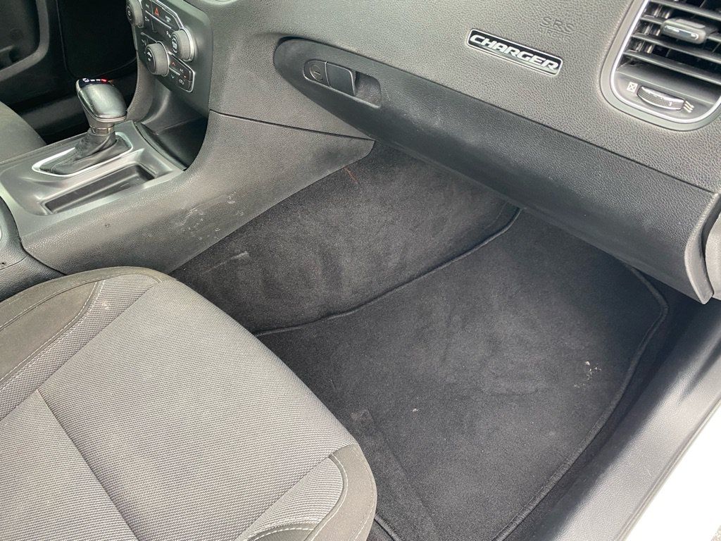 Used 2020 Dodge Charger SXT RWD image 40