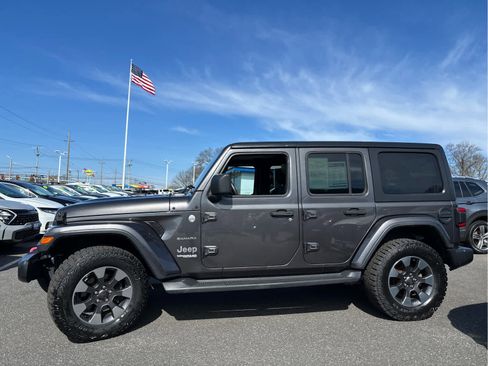 Used 2018 Jeep Wrangler Unlimited Sahara image 6