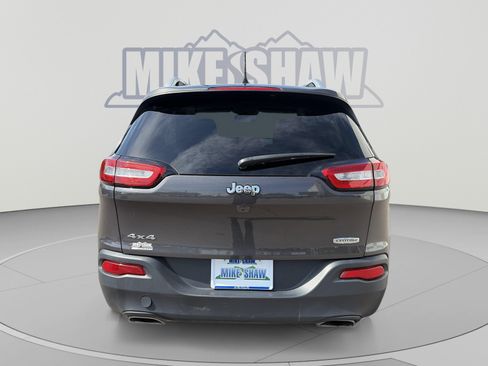 Used 2017 Jeep Cherokee Latitude AWD/4WD image 6