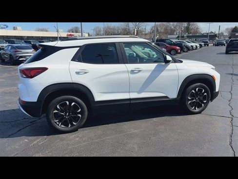 Used 2022 Chevrolet TrailBlazer LT w/ Convenience Package image 9