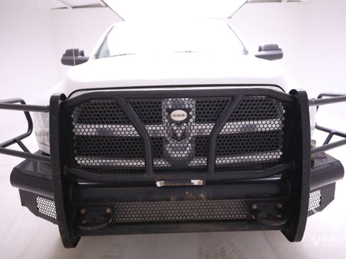 Used 2015 RAM 2500 Tradesman w/ Chrome Appearance Group image 8