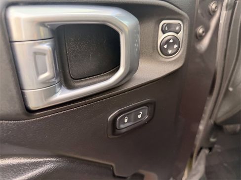 Used 2021 Jeep Wrangler Unlimited Rubicon image 13