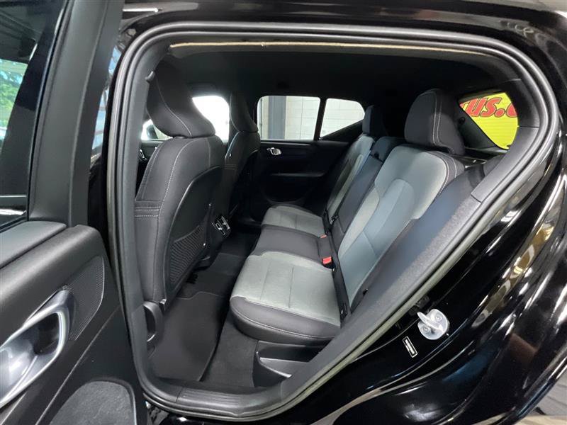 Used 2023 Volvo XC40 B5 Core AWD/4WD image 22