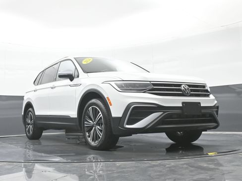 Used 2024 Volkswagen Tiguan Wolfsburg Edition AWD/4WD image 41