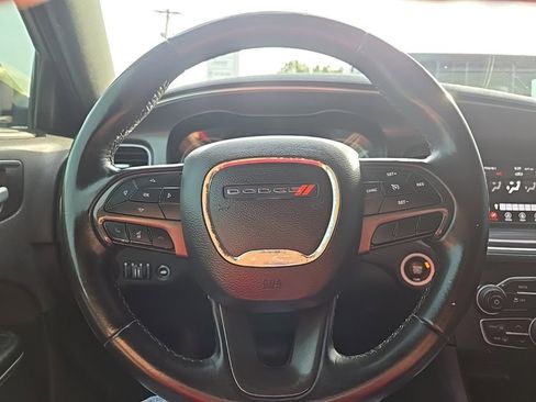 Used 2018 Dodge Charger SXT image 37