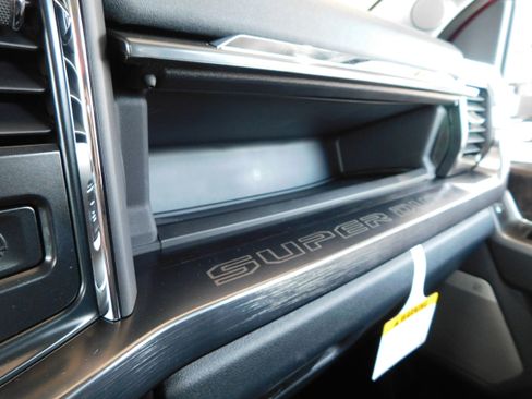 New 2026 Ford F250 Lariat w/ Chrome Package image 34