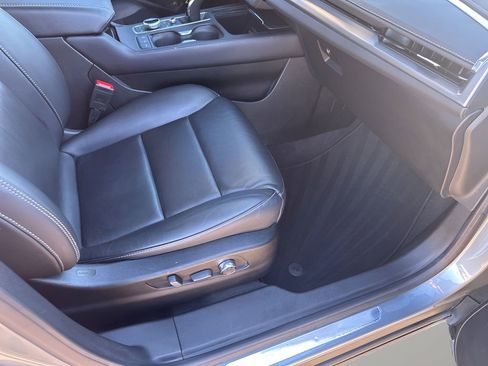 Used 2024 Cadillac XT4 Premium Luxury image 16