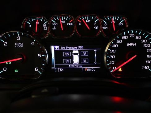 Used 2018 Chevrolet Suburban LT image 53