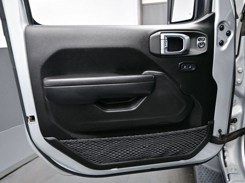 Used 2023 Jeep Wrangler Unlimited Rubicon 4xe AWD/4WD image 12