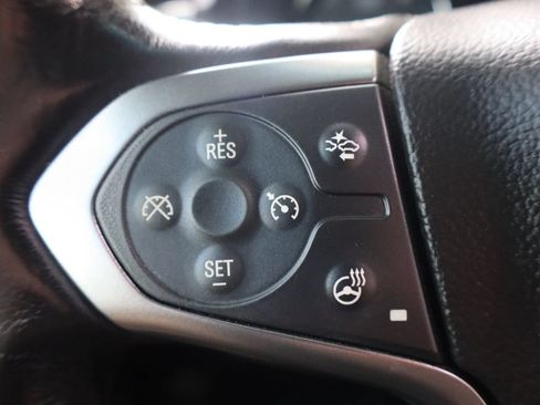 Used 2018 Chevrolet Suburban LT AWD/4WD image 31