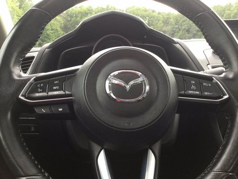 Used 2018 MAZDA MAZDA3 Touring FWD image 26