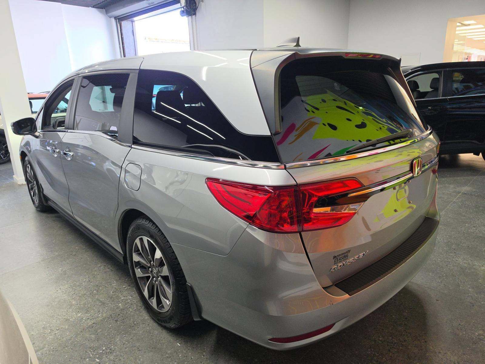 Used 2024 Honda Odyssey EX-L image 2