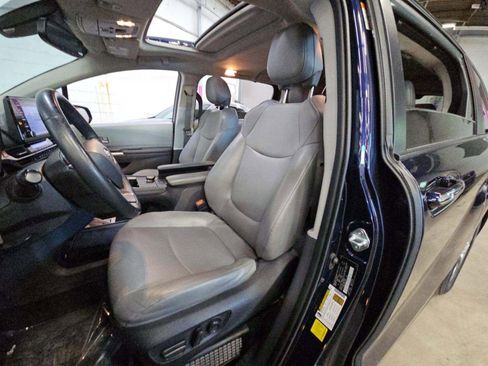 Used 2022 Toyota Sienna XLE FWD image 6