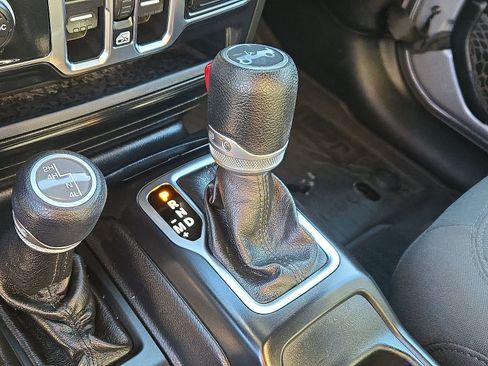 Used 2019 Jeep Wrangler Unlimited Sport S image 18