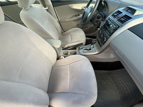 Used 2012 Toyota Corolla LE image 32