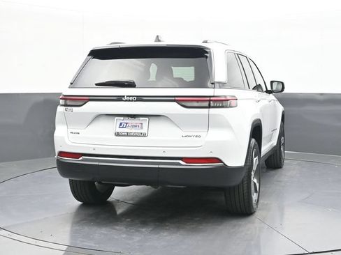 Used 2023 Jeep Grand Cherokee Limited AWD/4WD image 12
