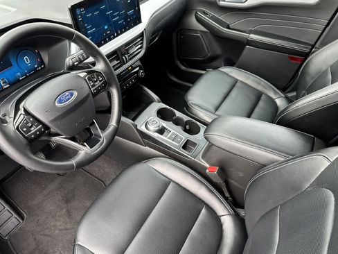 Certified 2025 Ford Escape Platinum image 11