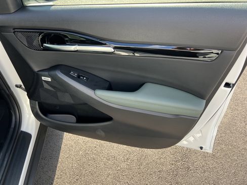 Certified 2025 Kia Seltos SX w/ SX Sunroof Package image 14