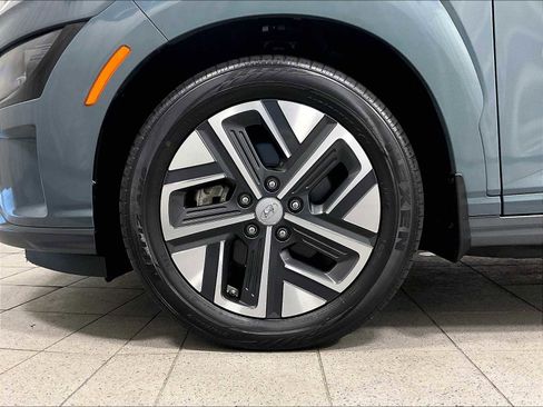 Used 2023 Hyundai Kona SE image 7