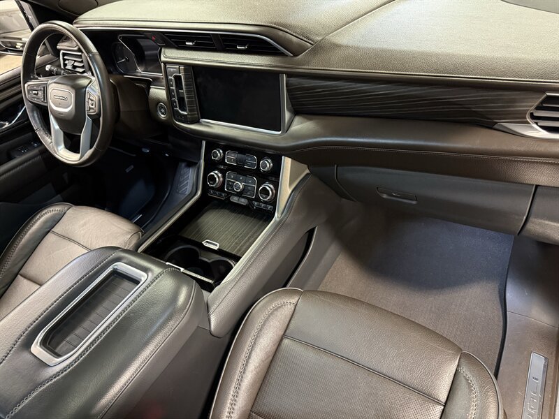 Used 2021 GMC Yukon Denali w/ Denali Premium Package AWD/4WD image 15