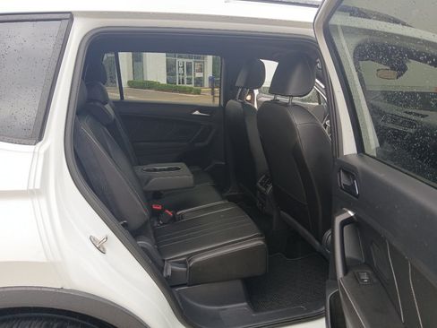 Used 2024 Volkswagen Tiguan SE R-Line FWD image 20