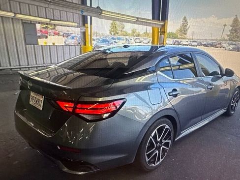 Certified 2025 Nissan Sentra SR FWD image 6