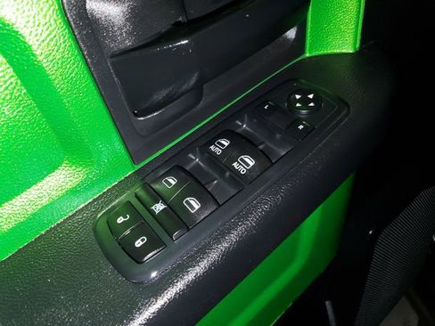 Used 2016 RAM 2500 Tradesman w/ Chrome Appearance Group image 12