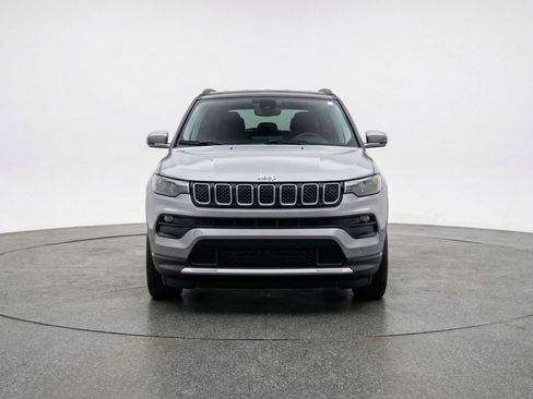 Used 2025 Jeep Compass Limited image 2