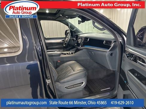 Used 2023 Jeep Grand Wagoneer L Series III w/ Rear Seat Video Group 1 AWD/4WD image 35