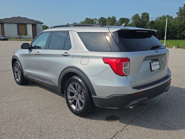 Used 2024 Ford Explorer XLT w/ Equipment Group 202A RWD image 11