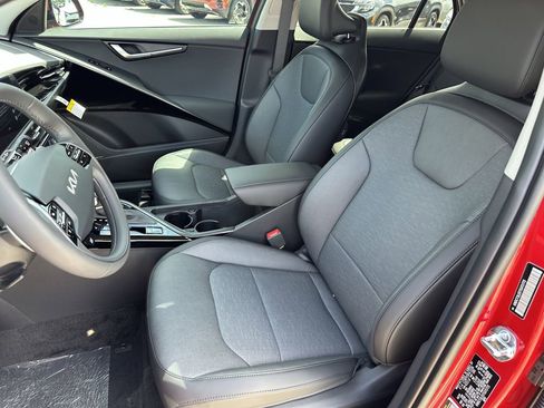 New 2026 Kia Niro FWD image 16