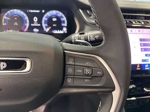 New 2025 Jeep Grand Cherokee Limited image 15