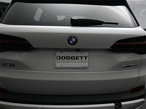 New 2026 BMW X5 sDrive40i image 14