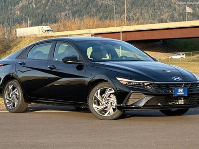 Used 2025 Hyundai Elantra SEL