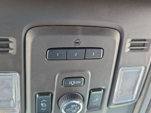 Used 2023 GMC Yukon Denali RWD image 26