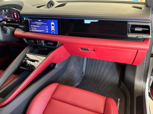 Used 2025 Porsche Macan Turbo Electric w/ Premium Package image 35