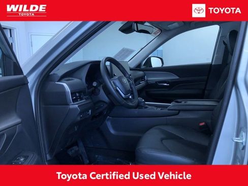 Certified 2025 Toyota Grand Highlander AWD image 2