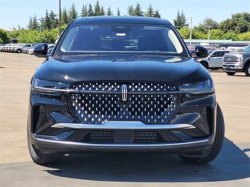 New 2026 Lincoln Nautilus Premier image 3