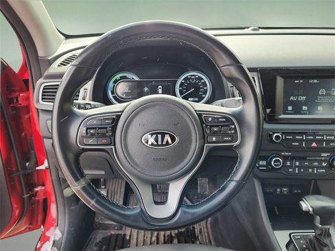 Used 2018 Kia Niro LX image 20