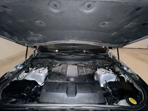 Used 2020 Land Rover Discovery HSE image 27